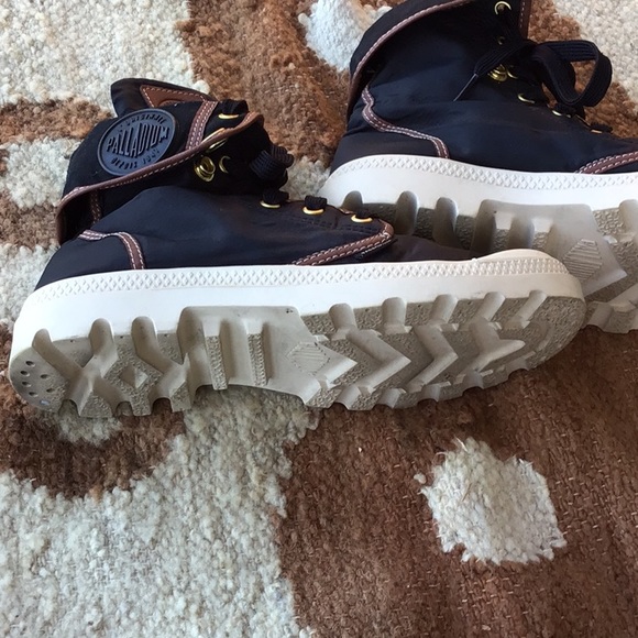 Palladium Hi Top Boots size 6 1/2 - Picture 3 of 9